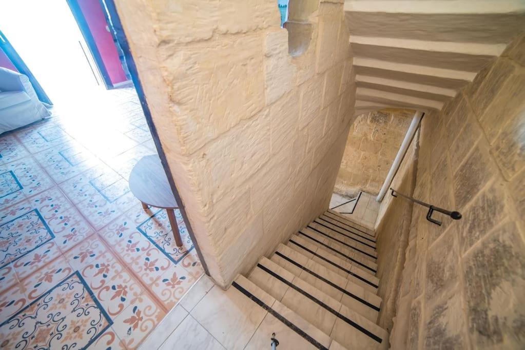 Appartement Juf- Juliana'S Unique Townhouse à La Valette Extérieur photo
